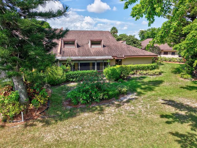 6749 Versailles Court 6749, Lake Worth, FL 33467