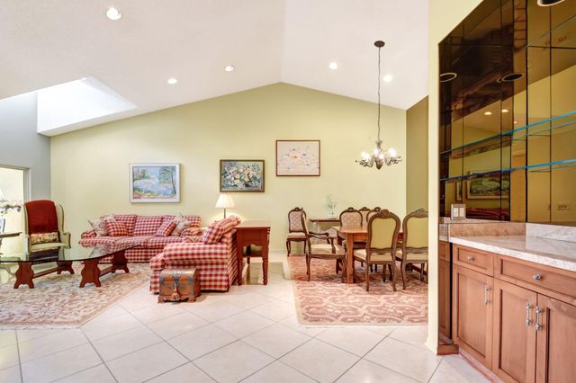 6749 Versailles Court 6749, Lake Worth, FL 33467