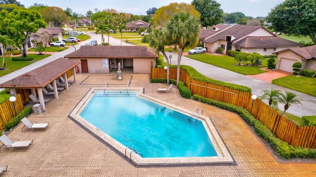 6749 Versailles Court 6749, Lake Worth, FL 33467