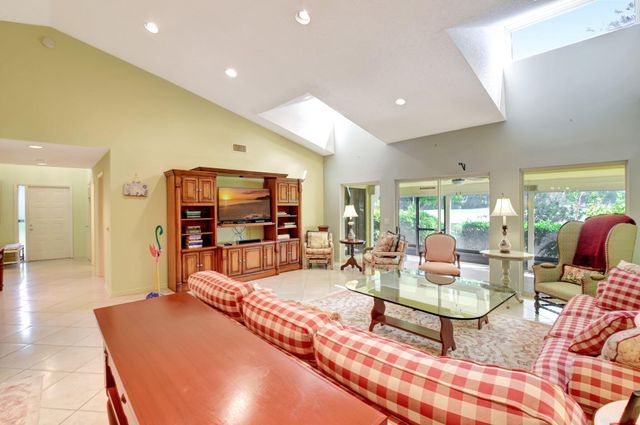 6749 Versailles Court 6749, Lake Worth, FL 33467