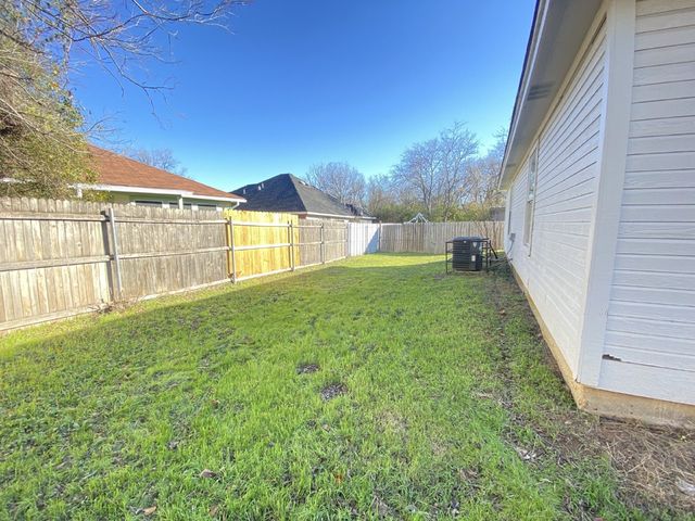 5125 Sunshine Drive, Fort Worth, TX 76105