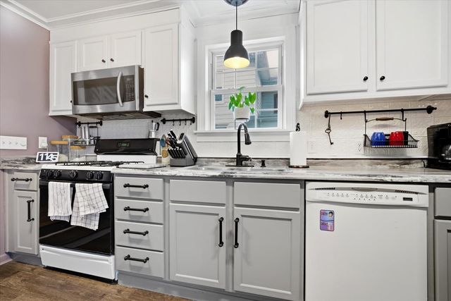 511 E Chestnut Street, Bloomington, IL 61701