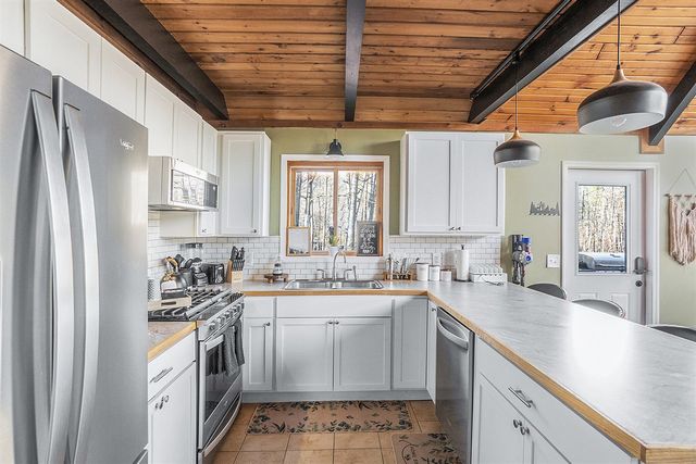 10205 Lost Canyon Drive, Stanwood, MI 49346