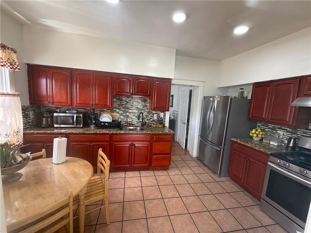 702 8th Avenue, Bethlehem City, PA 18018