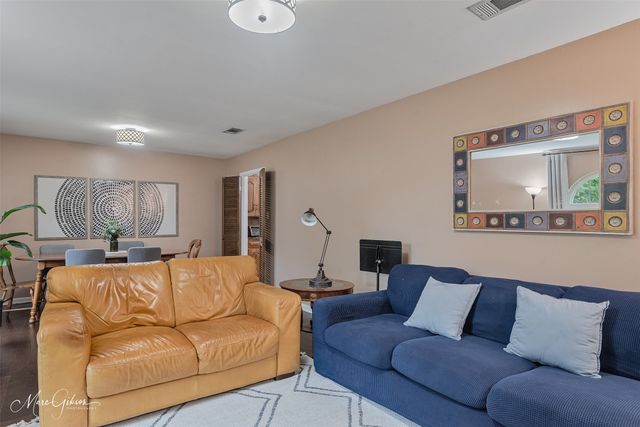 7440 Camelback Drive, Shreveport, LA 71105