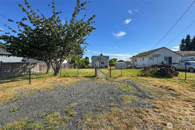 1532 W 5th Street, Port Angeles, WA 98363