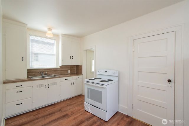 1532 W 5th Street, Port Angeles, WA 98363