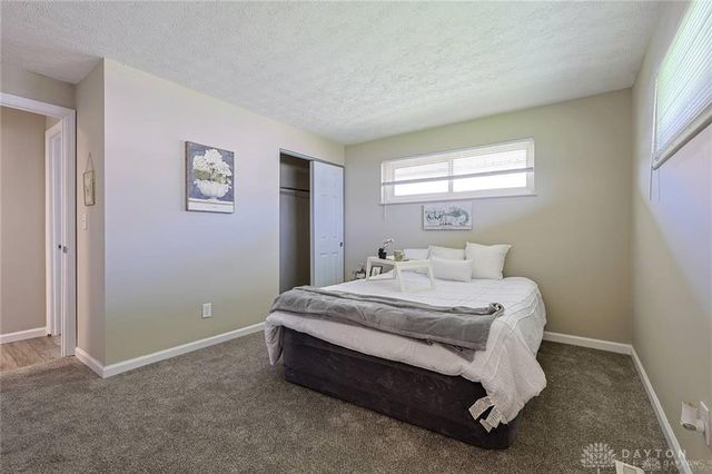 5595 Shady Oak Street, Huber Heights, OH 45424