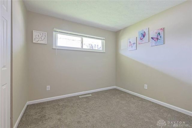 5595 Shady Oak Street, Huber Heights, OH 45424
