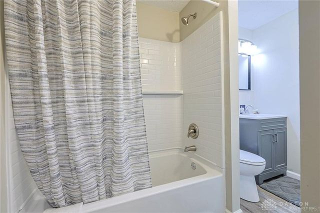 5595 Shady Oak Street, Huber Heights, OH 45424
