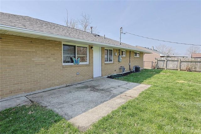 5595 Shady Oak Street, Huber Heights, OH 45424