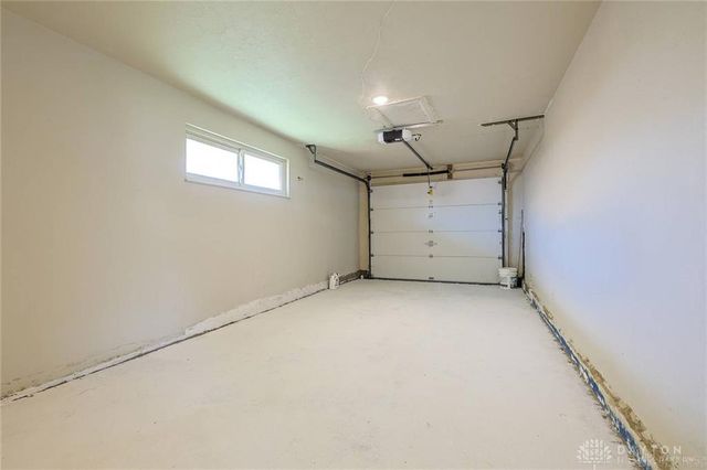 5595 Shady Oak Street, Huber Heights, OH 45424