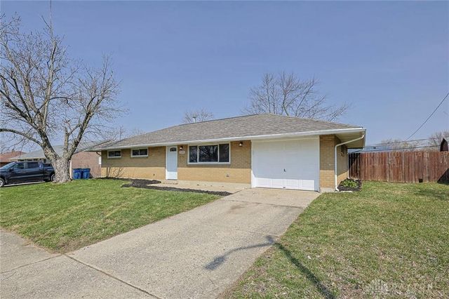 5595 Shady Oak Street, Huber Heights, OH 45424
