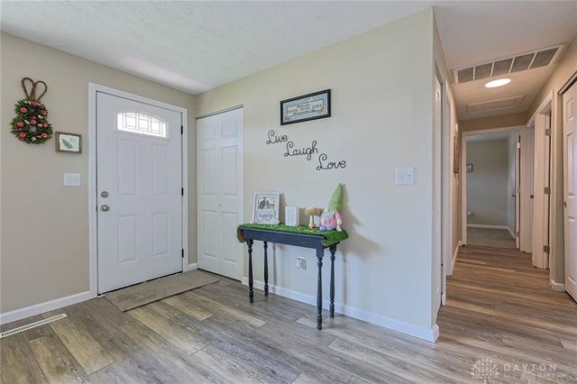 5595 Shady Oak Street, Huber Heights, OH 45424
