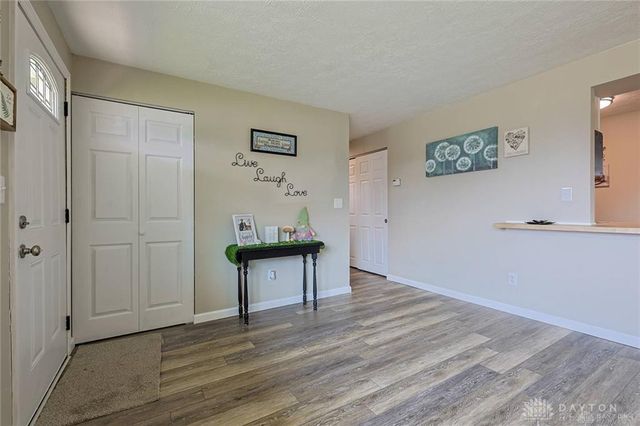 5595 Shady Oak Street, Huber Heights, OH 45424