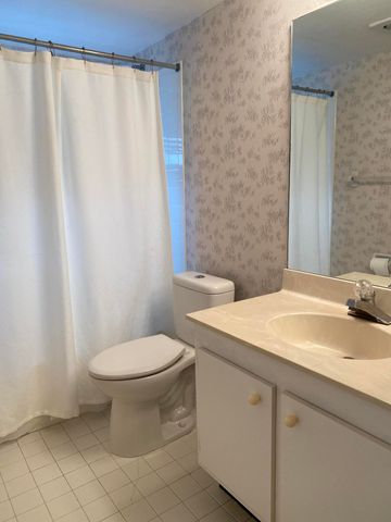 533 S Lakes End Drive 1, Fort Pierce, FL 34982