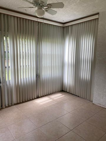 533 S Lakes End Drive 1, Fort Pierce, FL 34982