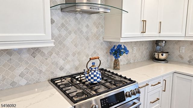 11 Eldorado Ct, Rochelle Park Twp., NJ 07662