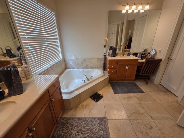 7030 Islegrove Pl, Boca Raton, FL 33433