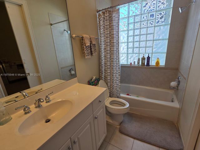 7030 Islegrove Pl, Boca Raton, FL 33433