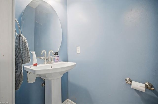 3912 Vanderhorst DR, Virginia Beach, VA 23462