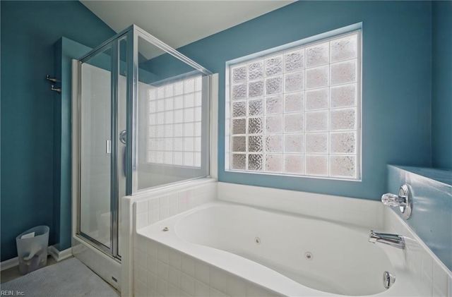 3912 Vanderhorst DR, Virginia Beach, VA 23462