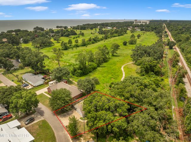 255 Venetian Gardens, Gulfport, MS 39507