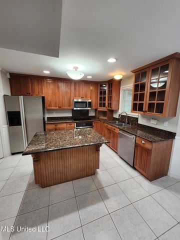 255 Venetian Gardens, Gulfport, MS 39507