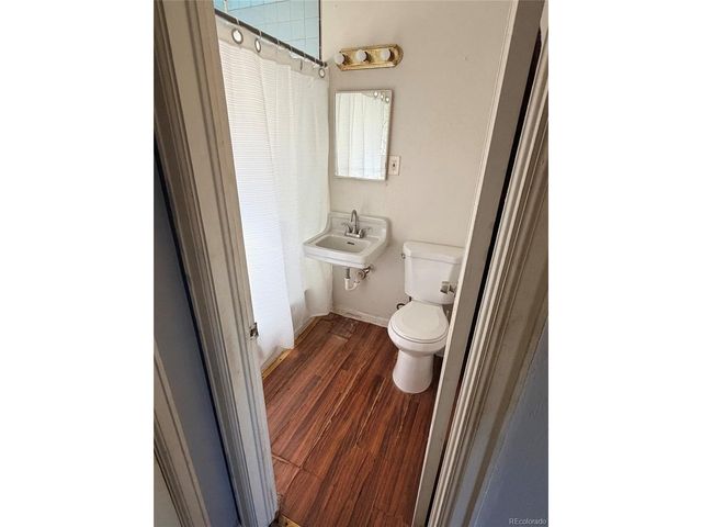 1732 Clinton St, Aurora, CO 80010