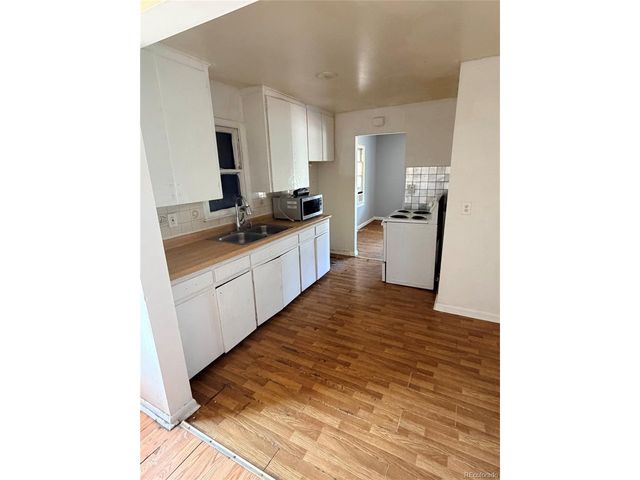 1732 Clinton St, Aurora, CO 80010