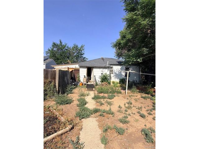 1732 Clinton St, Aurora, CO 80010