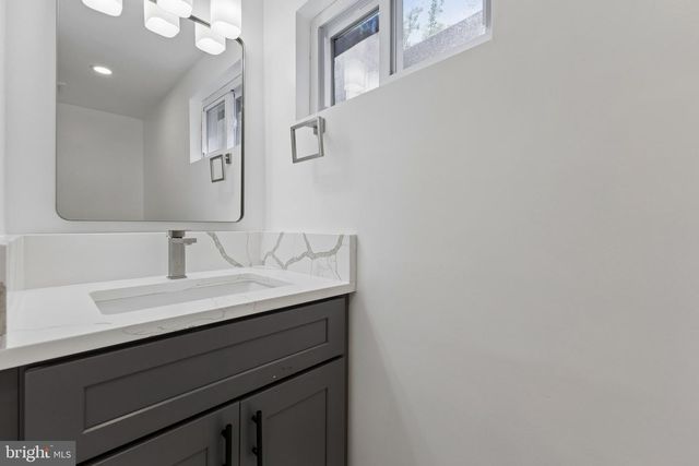 4627 H ST SE, Washington, DC 20019