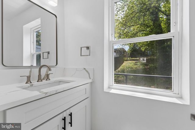 4627 H ST SE, Washington, DC 20019