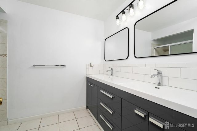 83 tennyson Drive, Plainsboro, NJ 08536