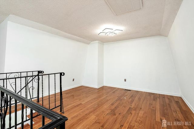 83 tennyson Drive, Plainsboro, NJ 08536