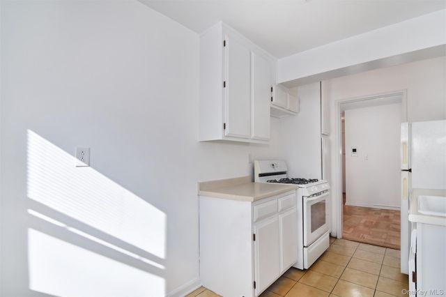 14 Westview Avenue 204, Tuckahoe, NY 10707