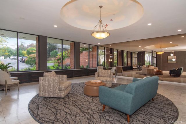 14 Westview Avenue 204, Tuckahoe, NY 10707