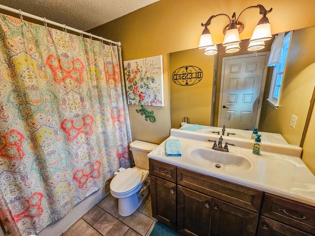 1305 Horseshoe Dr, Lewisburg, TN 37091