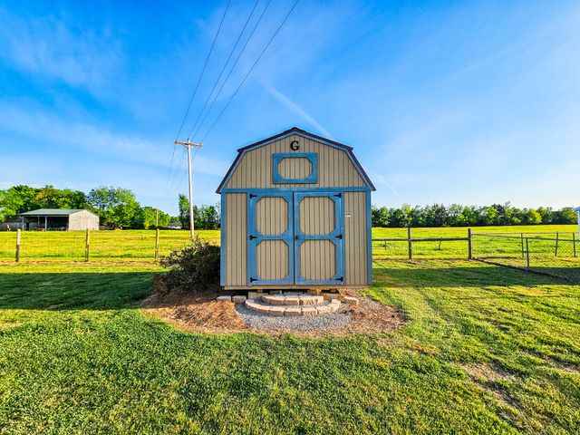 1305 Horseshoe Dr, Lewisburg, TN 37091