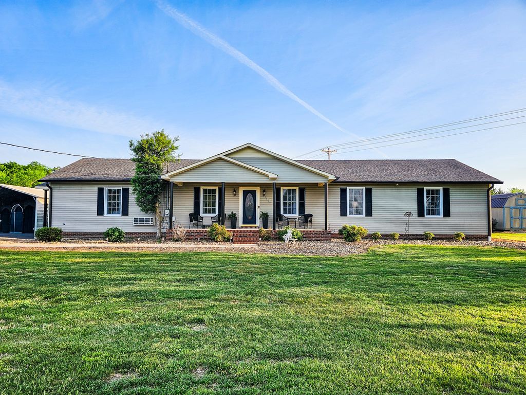 1305 Horseshoe Dr, Lewisburg, TN 37091