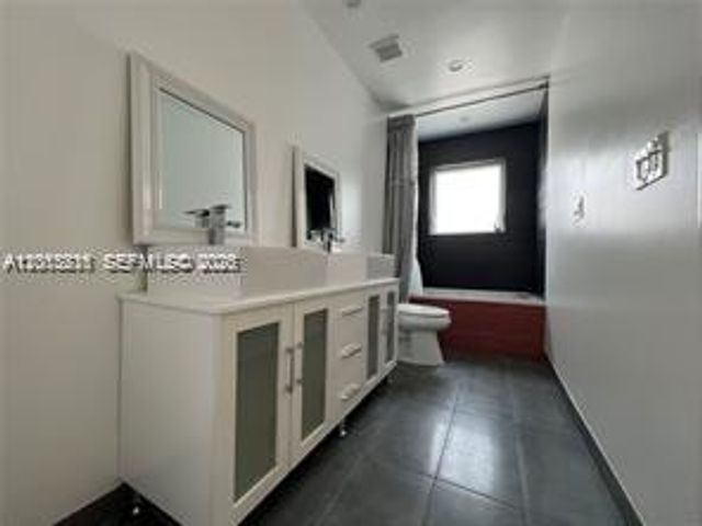 250 SW 19th Rd 250, Miami, FL 33129