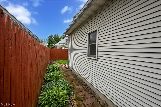 2839 Elmwood Street, Cuyahoga Falls, OH 44221