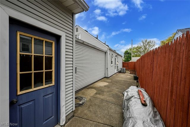 2839 Elmwood Street, Cuyahoga Falls, OH 44221