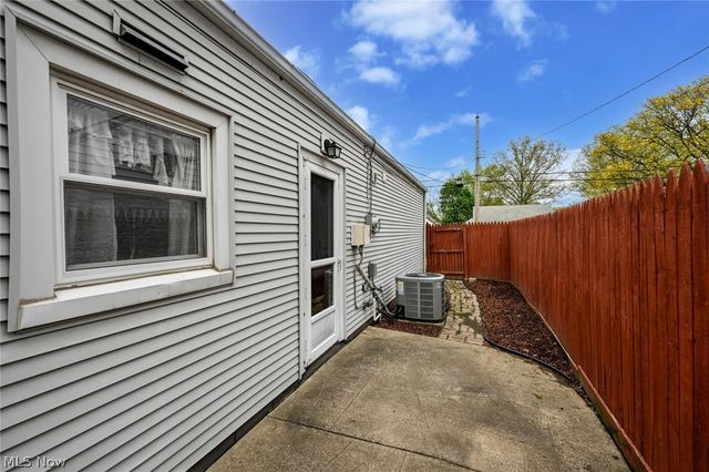 2839 Elmwood Street, Cuyahoga Falls, OH 44221