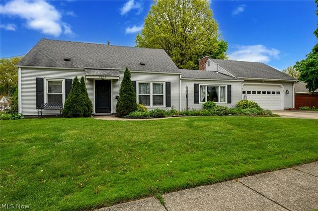 2839 Elmwood Street, Cuyahoga Falls, OH 44221