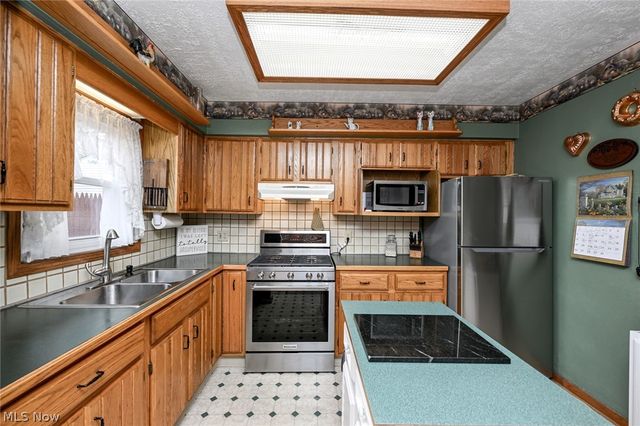 2839 Elmwood Street, Cuyahoga Falls, OH 44221