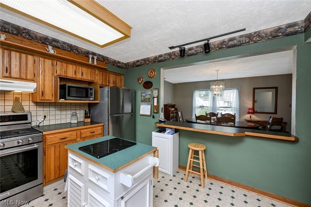 2839 Elmwood Street, Cuyahoga Falls, OH 44221