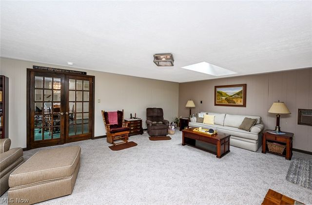 2839 Elmwood Street, Cuyahoga Falls, OH 44221
