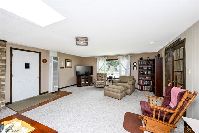 2839 Elmwood Street, Cuyahoga Falls, OH 44221