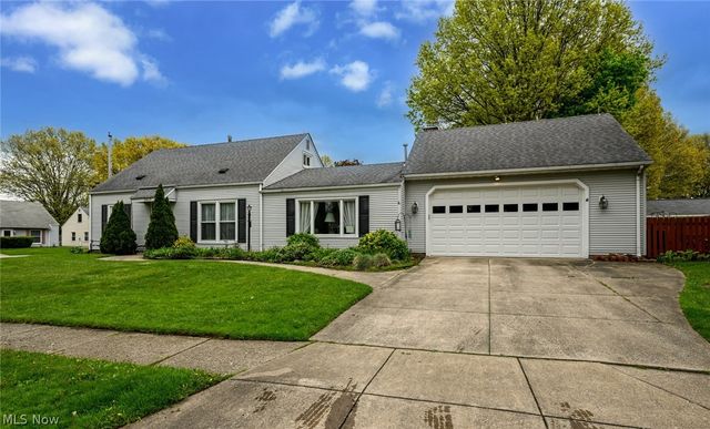 2839 Elmwood Street, Cuyahoga Falls, OH 44221